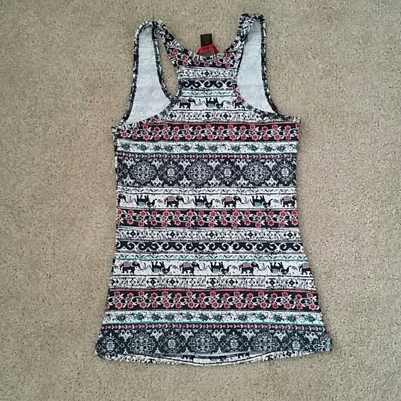 🌵NWOT Ornate Racerback Tank Top - Picture 2 of 3